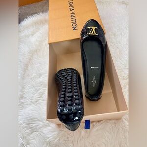 New Louis Vuitton women’s flat loafers shoes beautiful  🎁 mom stylish black 8